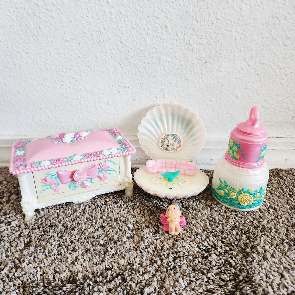 Fairy Winkles Clam Shell Jewelry Box Perfume Bottle Peek And Seek